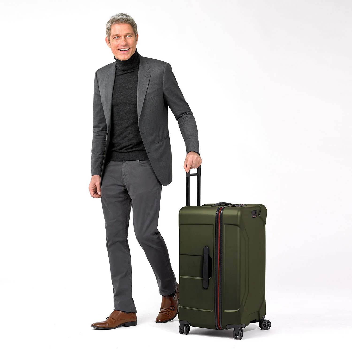 Medium Hardside Trunk Spinner - Image 12